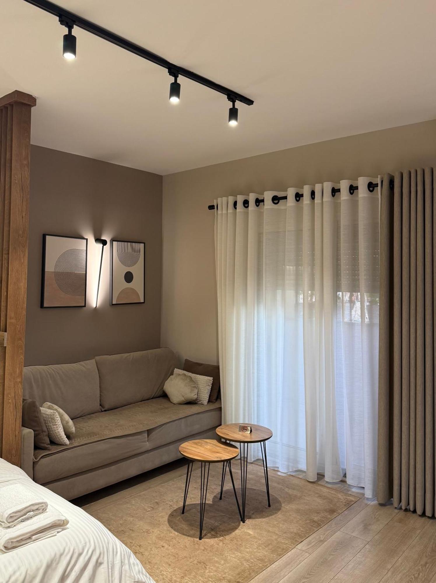 4Seasonsgea , Deluxe Studio , City Centre , Tirana Exterior photo
